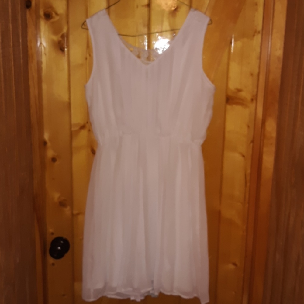 Dress - Picture 2 of 5